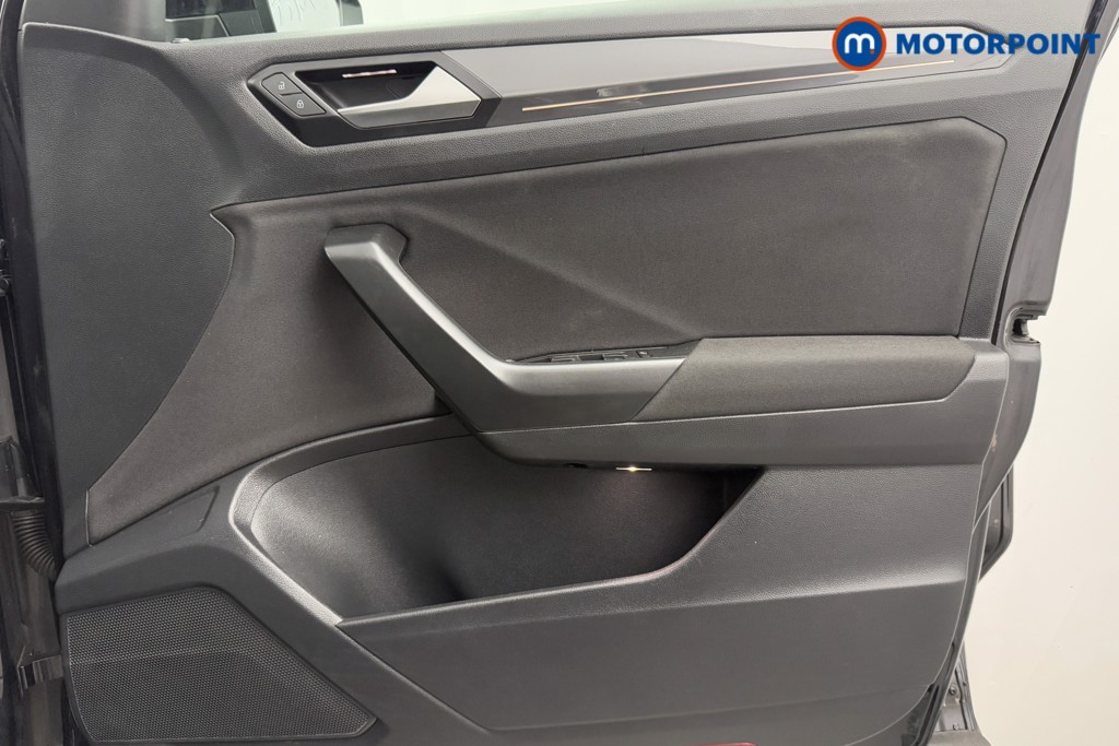 Volkswagen T-Roc SEL Automatic Petrol SUV - Stock Number (1574341) - 19th supplementary image