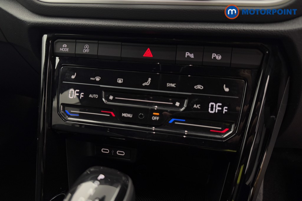 Volkswagen T-Roc R-Line Automatic Petrol SUV - Stock Number (1574350) - 13th supplementary image