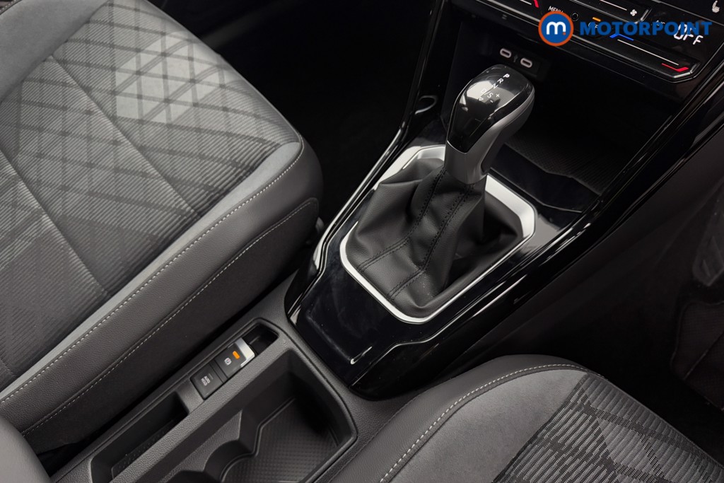 Volkswagen T-Roc R-Line Automatic Petrol SUV - Stock Number (1574350) - 14th supplementary image