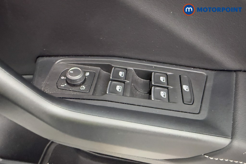 Volkswagen T-Roc R-Line Automatic Petrol SUV - Stock Number (1574350) - 17th supplementary image