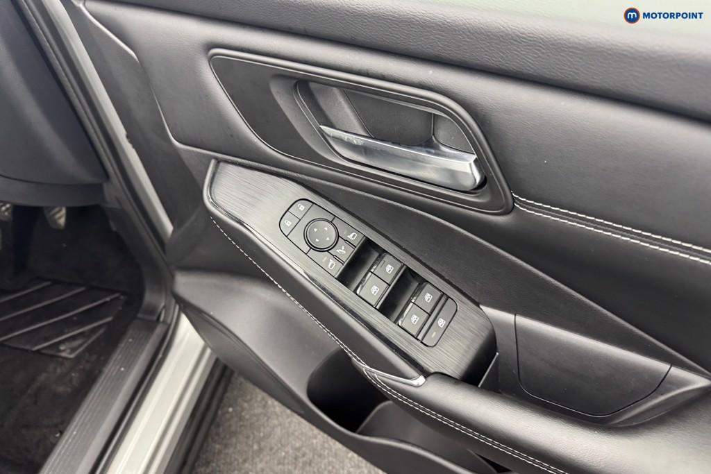 Nissan Qashqai N-Connecta Manual Petrol SUV - Stock Number (1575088) - 17th supplementary image