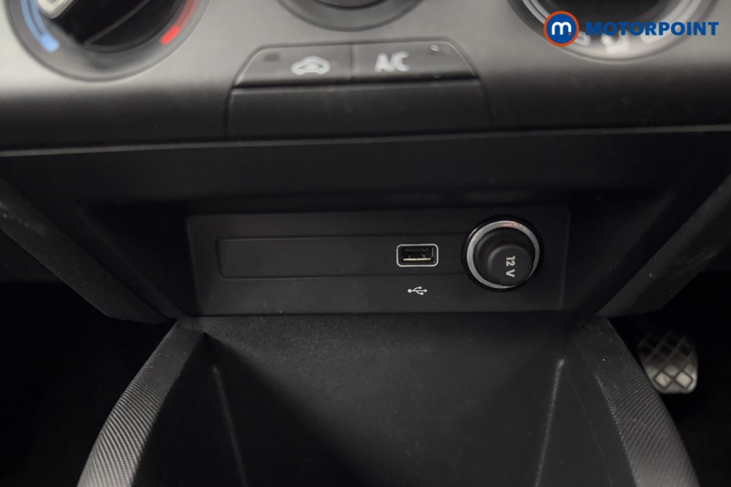 Skoda Fabia Colour Edition Manual Petrol Hatchback - Stock Number (1575692) - 12th supplementary image