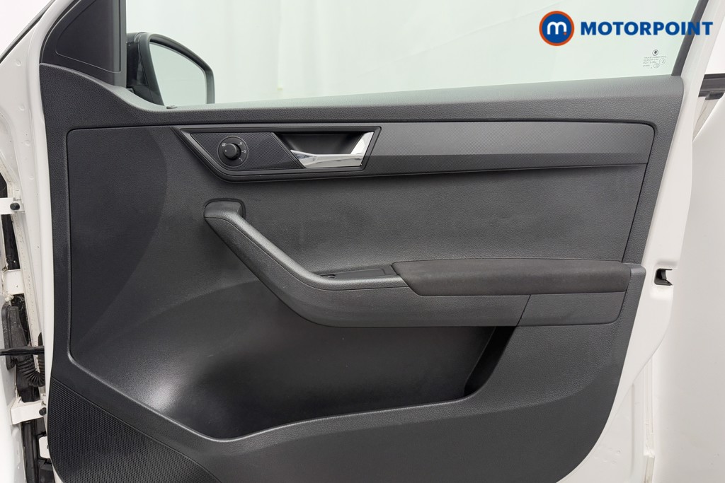 Skoda Fabia Colour Edition Manual Petrol Hatchback - Stock Number (1575692) - 17th supplementary image