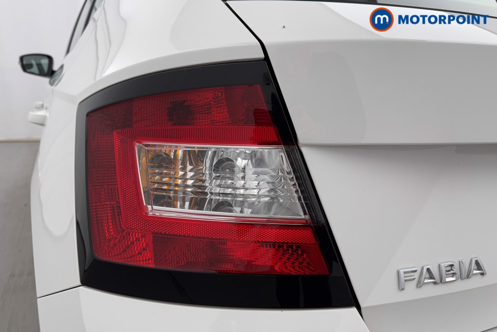 Skoda Fabia Colour Edition Manual Petrol Hatchback - Stock Number (1575692) - 24th supplementary image