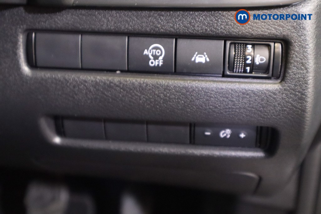 Nissan Qashqai Acenta Premium Manual Petrol SUV - Stock Number (1577482) - 16th supplementary image
