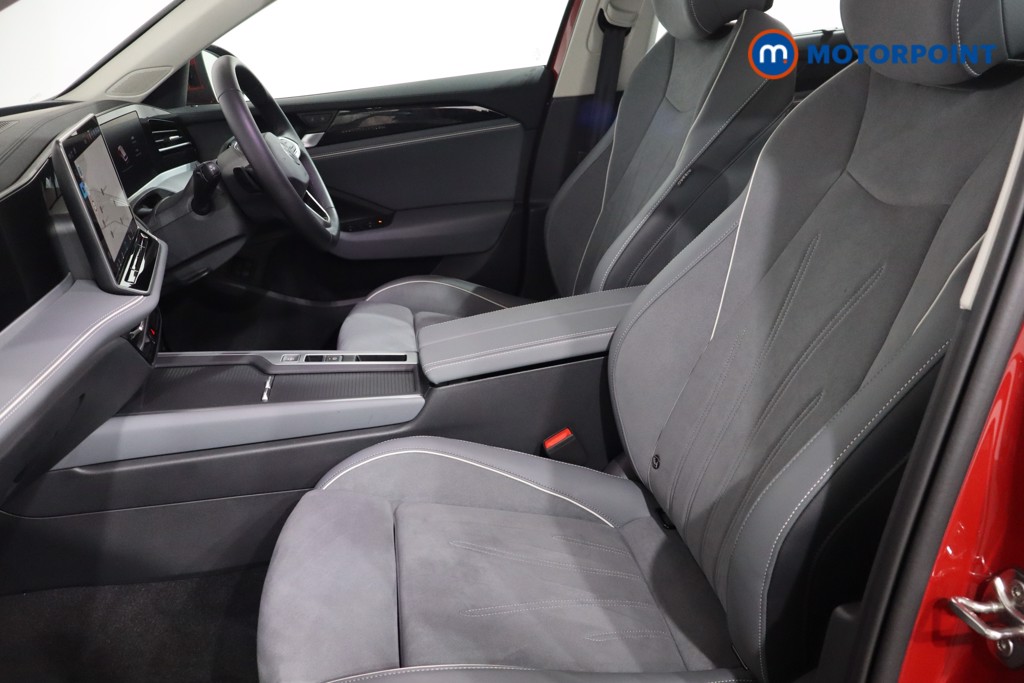 Volkswagen Passat Life Automatic Petrol Plug-In Hybrid Estate - Stock Number (1578087) - 4th supplementary image