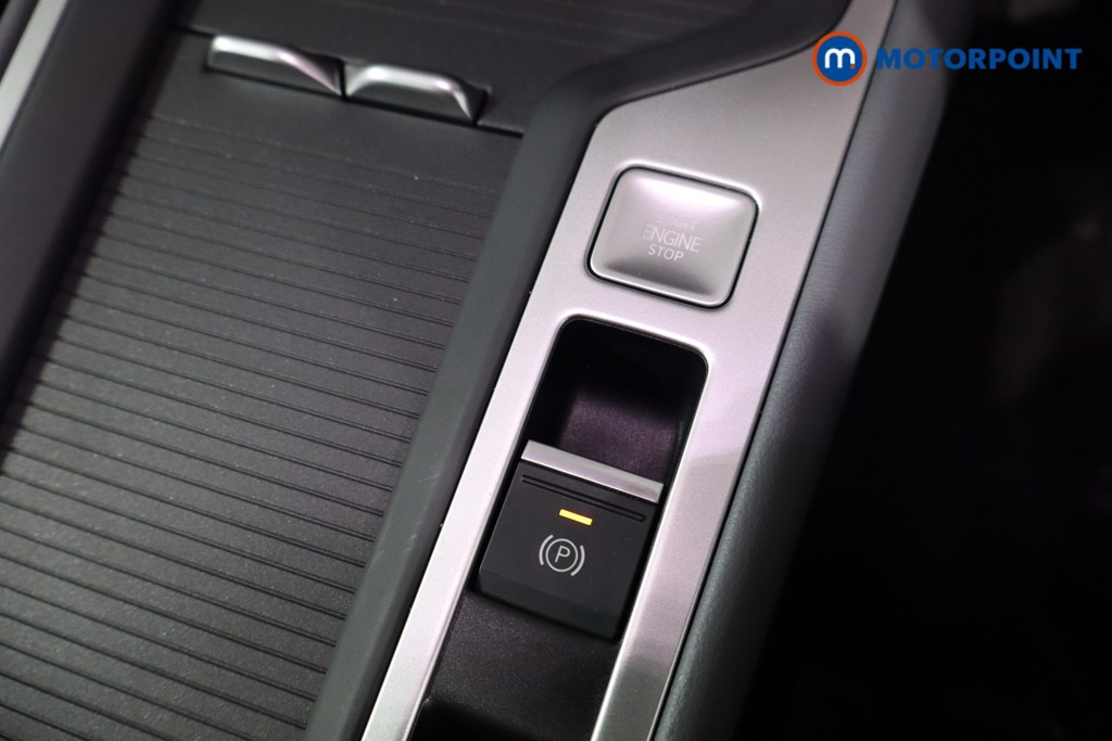 Volkswagen Passat Life Automatic Petrol Plug-In Hybrid Estate - Stock Number (1578087) - 13th supplementary image