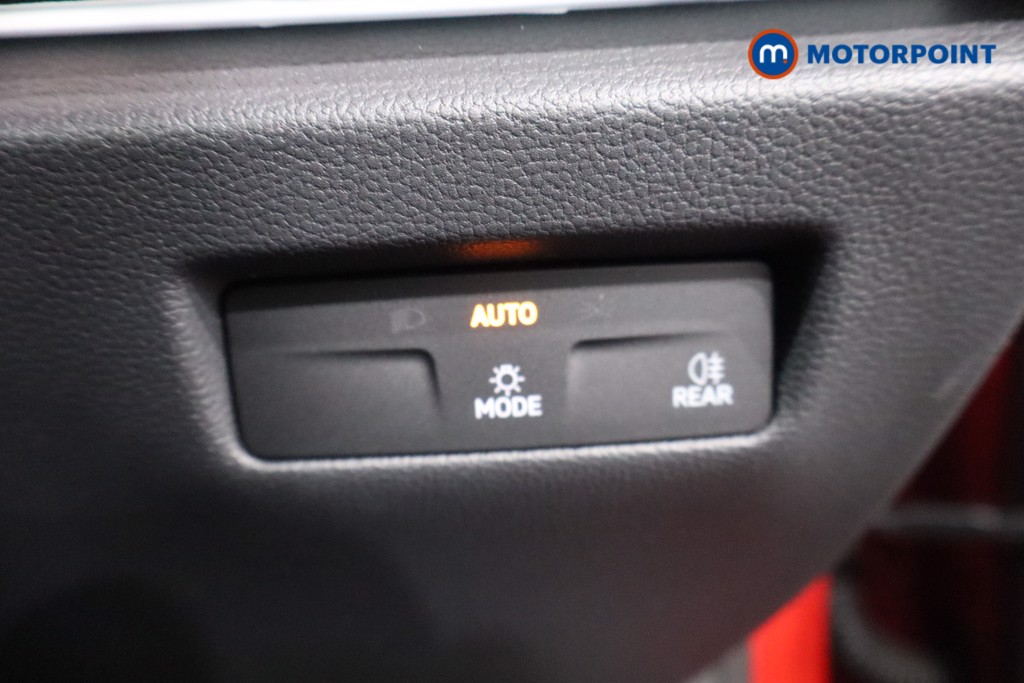 Volkswagen Passat Life Automatic Petrol Plug-In Hybrid Estate - Stock Number (1578087) - 22nd supplementary image