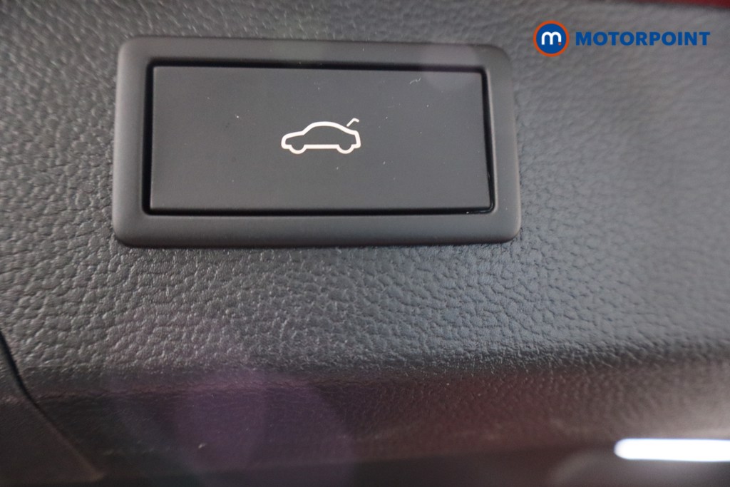 Volkswagen Passat Life Automatic Petrol Plug-In Hybrid Estate - Stock Number (1578087) - 38th supplementary image