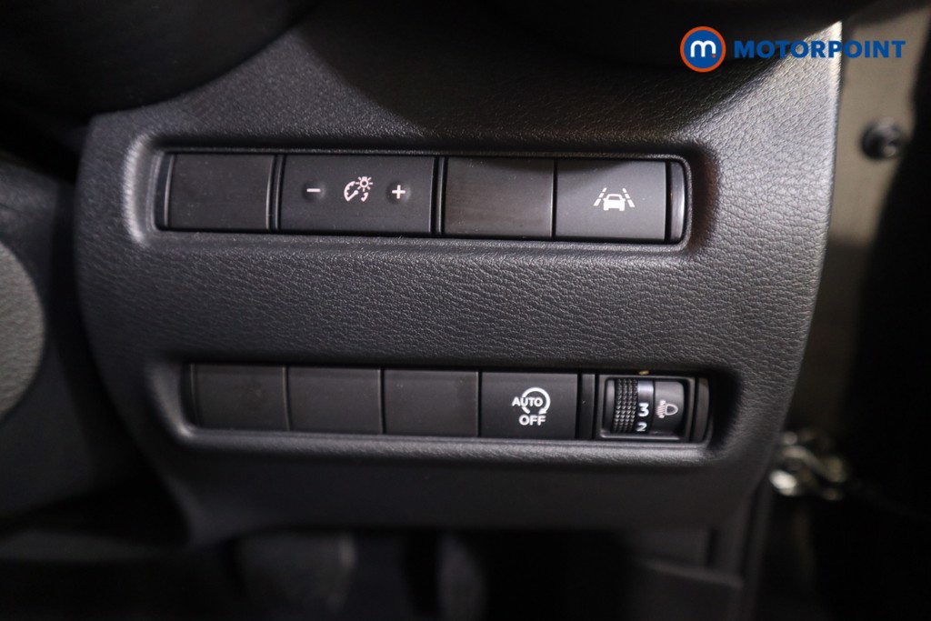 Nissan Juke N-Connecta Automatic Petrol SUV - Stock Number (1579055) - 9th supplementary image