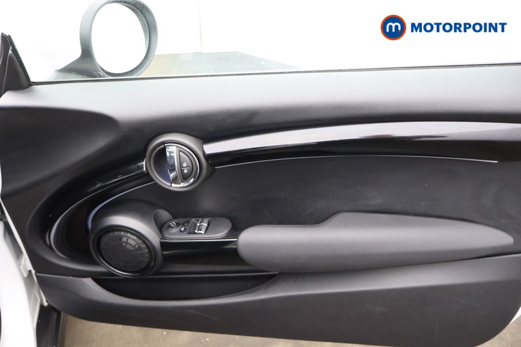 Mini Hatchback Cooper S Level 3 Automatic Electric Hatchback - Stock Number (1579945) - 9th supplementary image