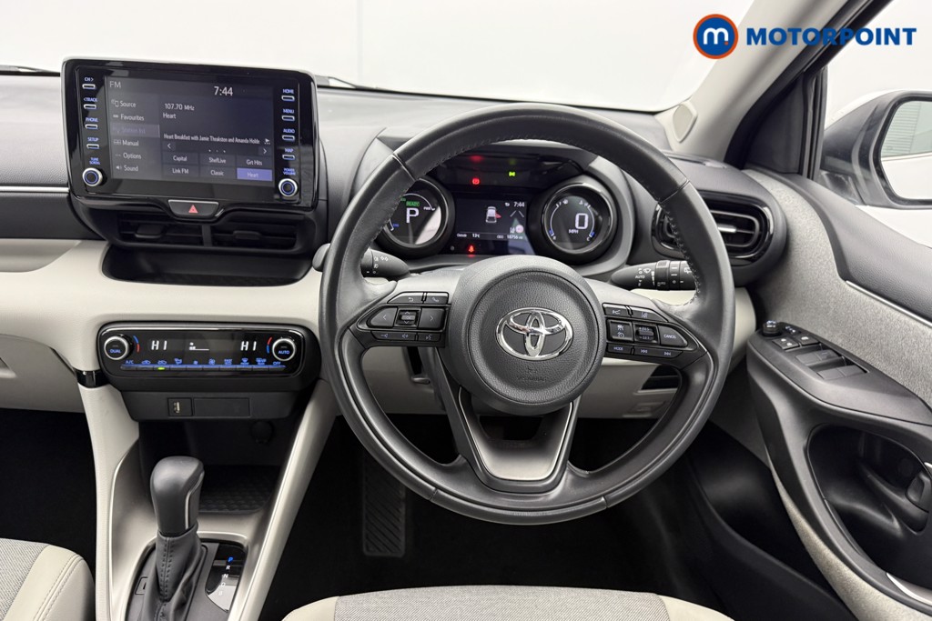 Toyota Yaris Excel Automatic Petrol-Electric Hybrid Hatchback - Stock Number (1580283) - 2nd supplementary image