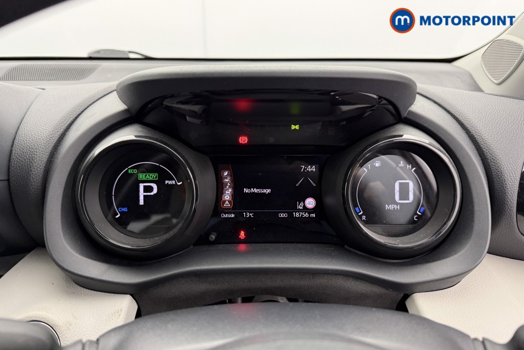 Toyota Yaris Excel Automatic Petrol-Electric Hybrid Hatchback - Stock Number (1580283) - 4th supplementary image