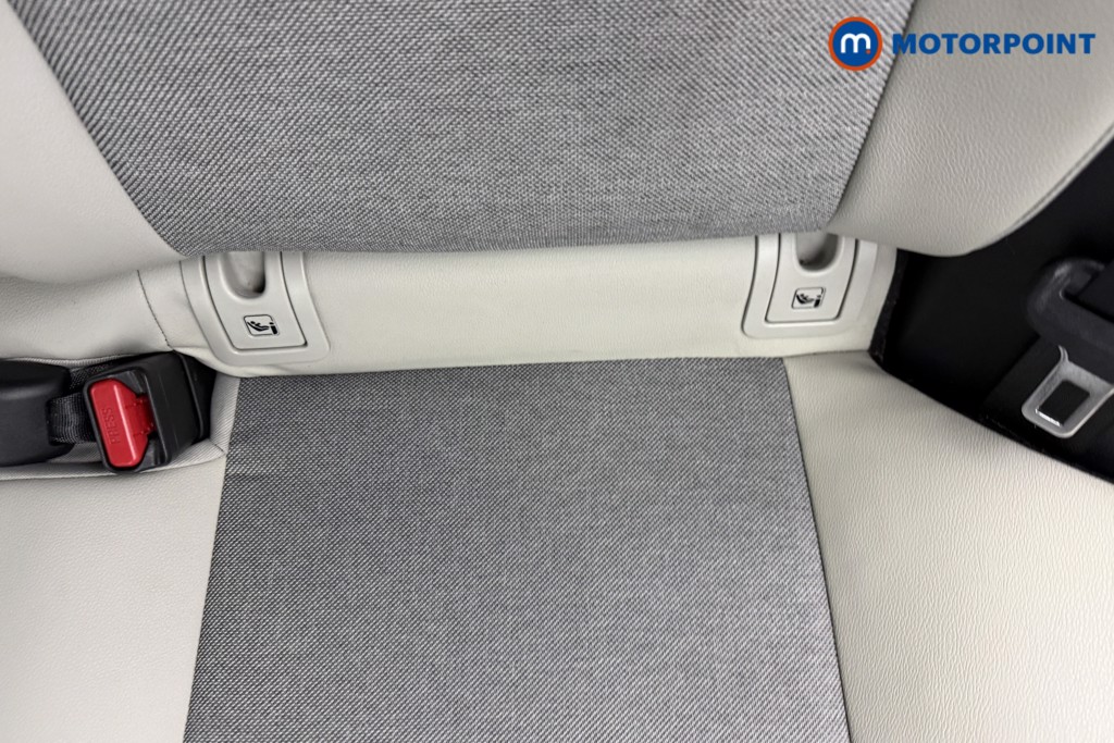 Toyota Yaris Excel Automatic Petrol-Electric Hybrid Hatchback - Stock Number (1580283) - 22nd supplementary image