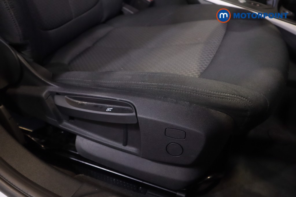 BMW 1 Series SE Manual Petrol Hatchback - Stock Number (1580486) - 7th supplementary image