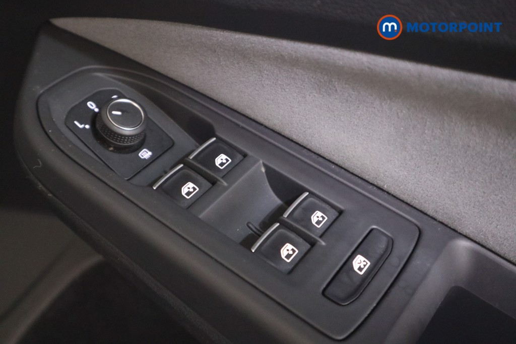 Volkswagen Golf R-Line Automatic Diesel Estate - Stock Number (1580584) - 10th supplementary image