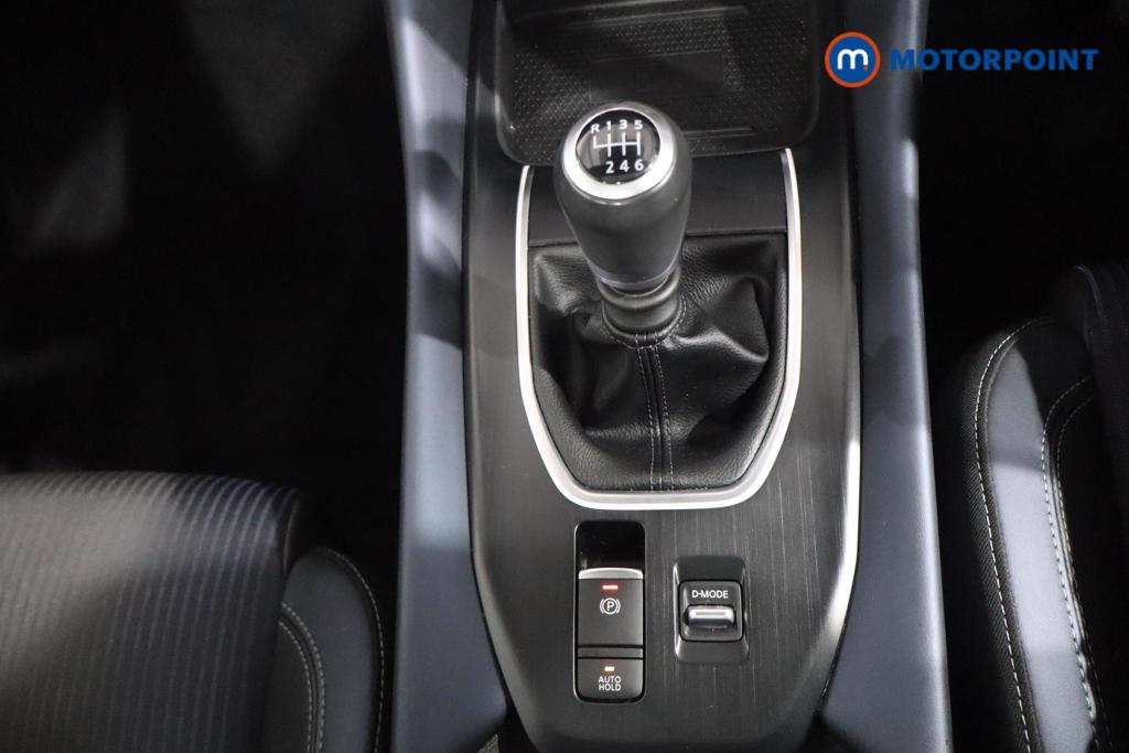 Nissan Qashqai Tekna Manual Petrol SUV - Stock Number (1580742) - 4th supplementary image