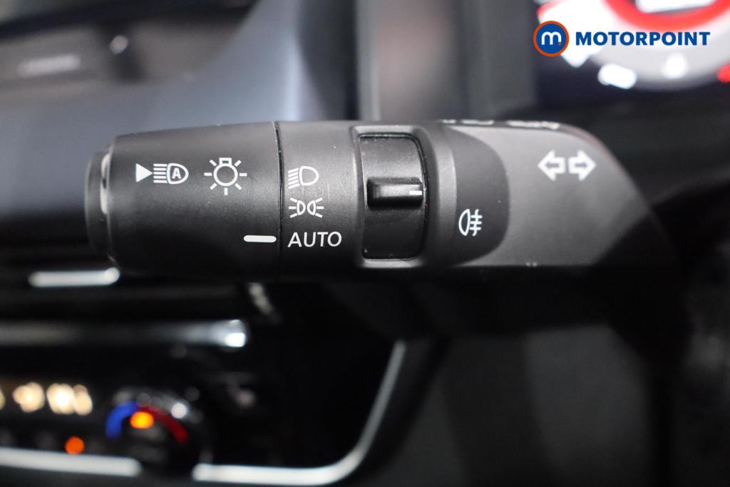 Nissan Qashqai Tekna Manual Petrol SUV - Stock Number (1580742) - 9th supplementary image