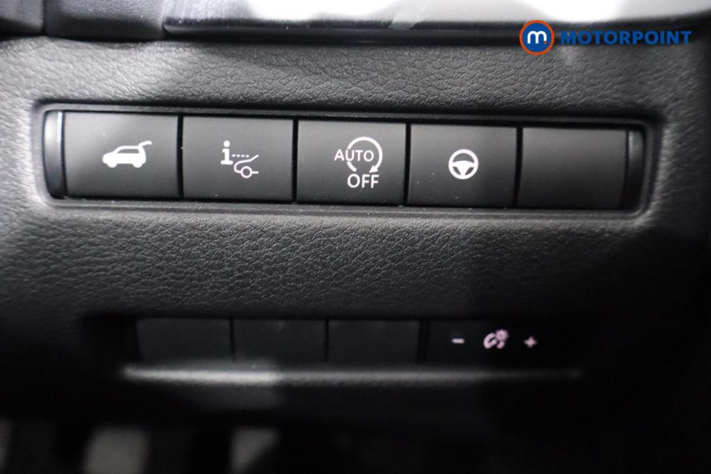 Nissan Qashqai Tekna Manual Petrol SUV - Stock Number (1580742) - 11th supplementary image