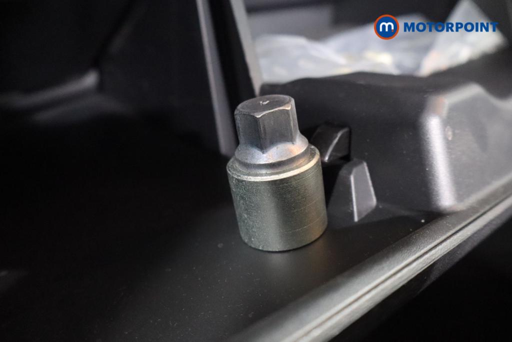 Nissan Qashqai Tekna Manual Petrol SUV - Stock Number (1580742) - 14th supplementary image