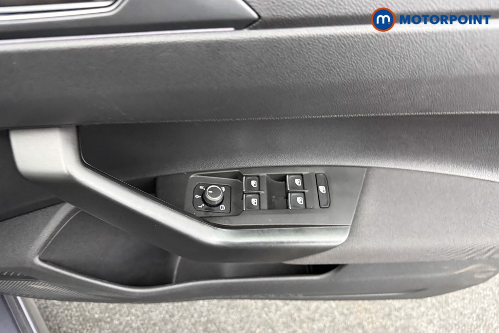 Volkswagen Polo R-Line Manual Petrol Hatchback - Stock Number (1581806) - 17th supplementary image