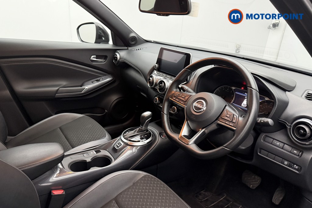 Nissan Juke N-Connecta Automatic Petrol SUV - Stock Number (1582156) - 14th supplementary image