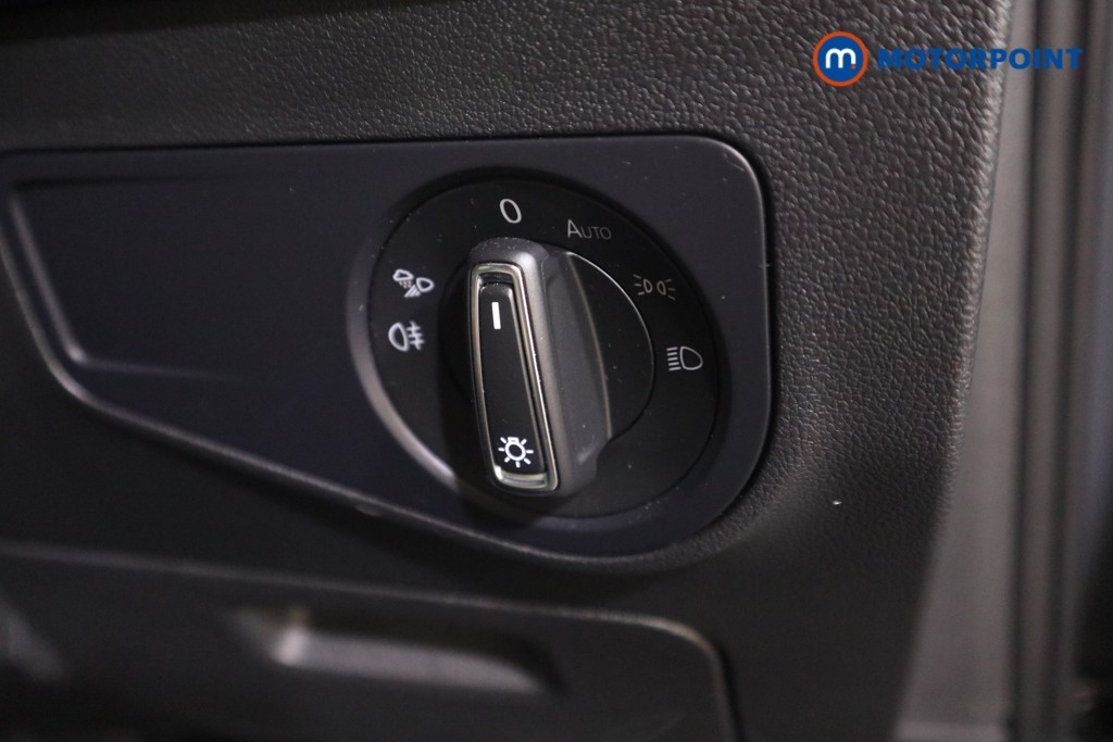 Volkswagen Tiguan R-Line Automatic Petrol SUV - Stock Number (1582356) - 9th supplementary image