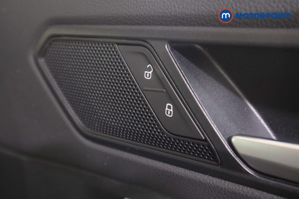 Volkswagen Tiguan R-Line Automatic Petrol SUV - Stock Number (1582356) - 10th supplementary image
