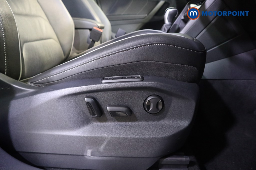 Volkswagen Tiguan R-Line Automatic Petrol SUV - Stock Number (1582356) - 12th supplementary image