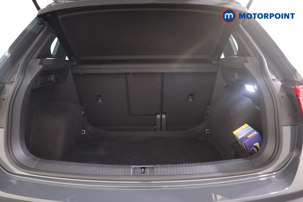 Volkswagen Tiguan R-Line Automatic Petrol SUV - Stock Number (1582356) - 16th supplementary image