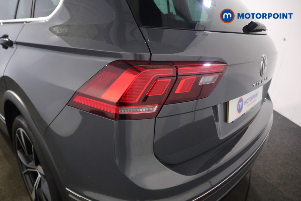 Volkswagen Tiguan R-Line Automatic Petrol SUV - Stock Number (1582356) - 23rd supplementary image