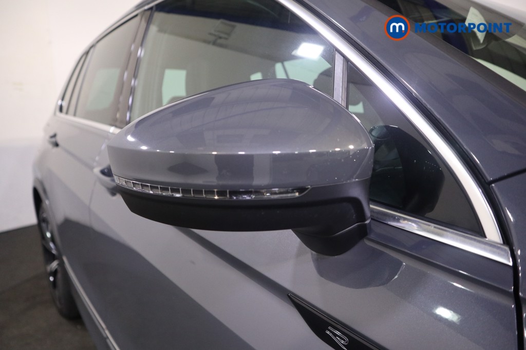 Volkswagen Tiguan R-Line Automatic Petrol SUV - Stock Number (1582356) - 25th supplementary image