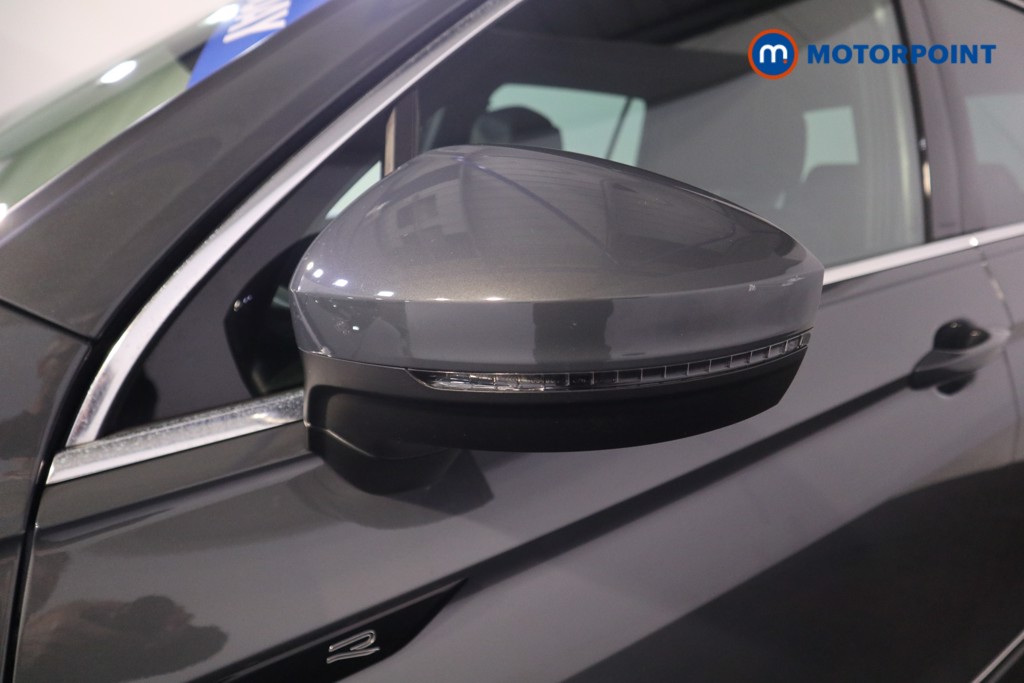 Volkswagen Tiguan R-Line Automatic Petrol SUV - Stock Number (1582356) - 26th supplementary image