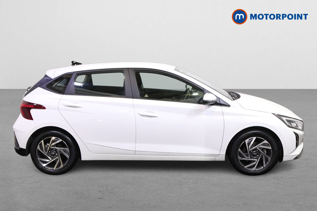 Hyundai I20 Advance Manual Petrol Hatchback - Stock Number (1582710) - Drivers side