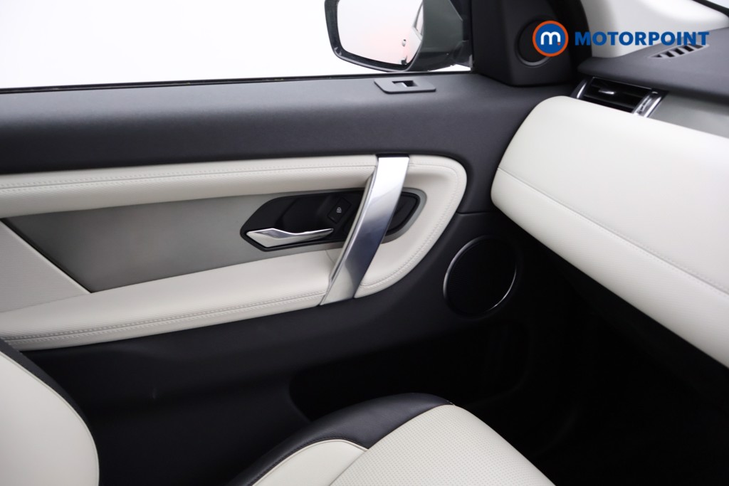 Land Rover Discovery Sport Urban Edition Automatic Petrol Plug-In Hybrid SUV - Stock Number (1583162) - 7th supplementary image