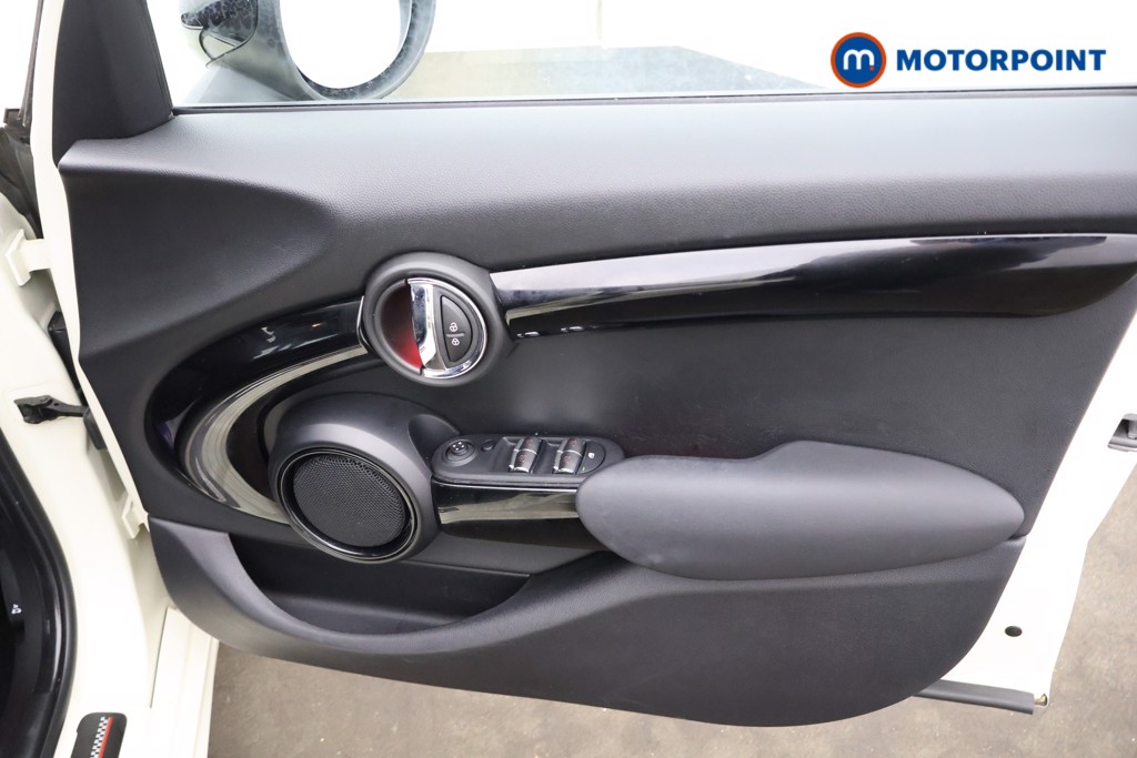 Mini Hatchback Cooper S Sport Manual Petrol Hatchback - Stock Number (1583455) - 8th supplementary image