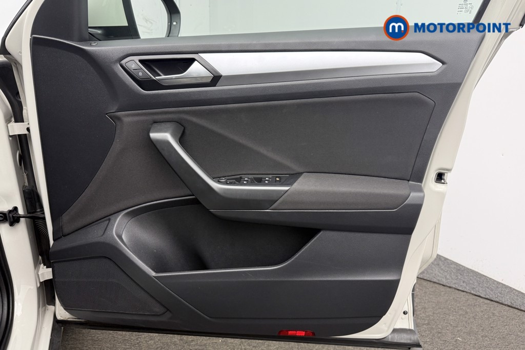 Volkswagen T-Roc Life Manual Petrol SUV - Stock Number (1583543) - 9th supplementary image