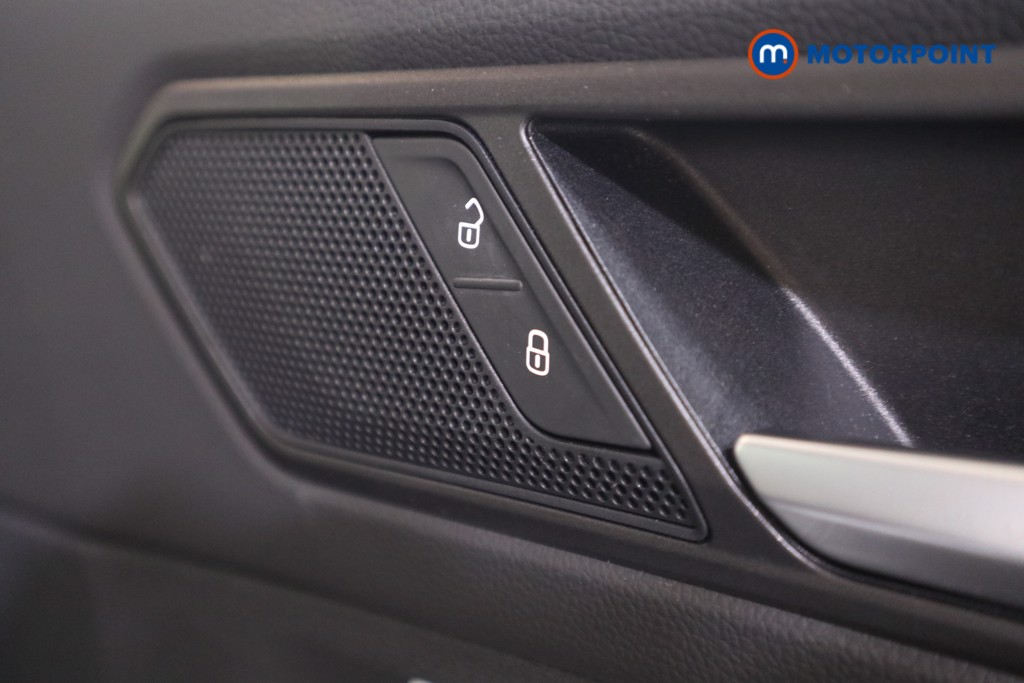 Volkswagen Tiguan R-Line Automatic Petrol SUV - Stock Number (1583574) - 10th supplementary image
