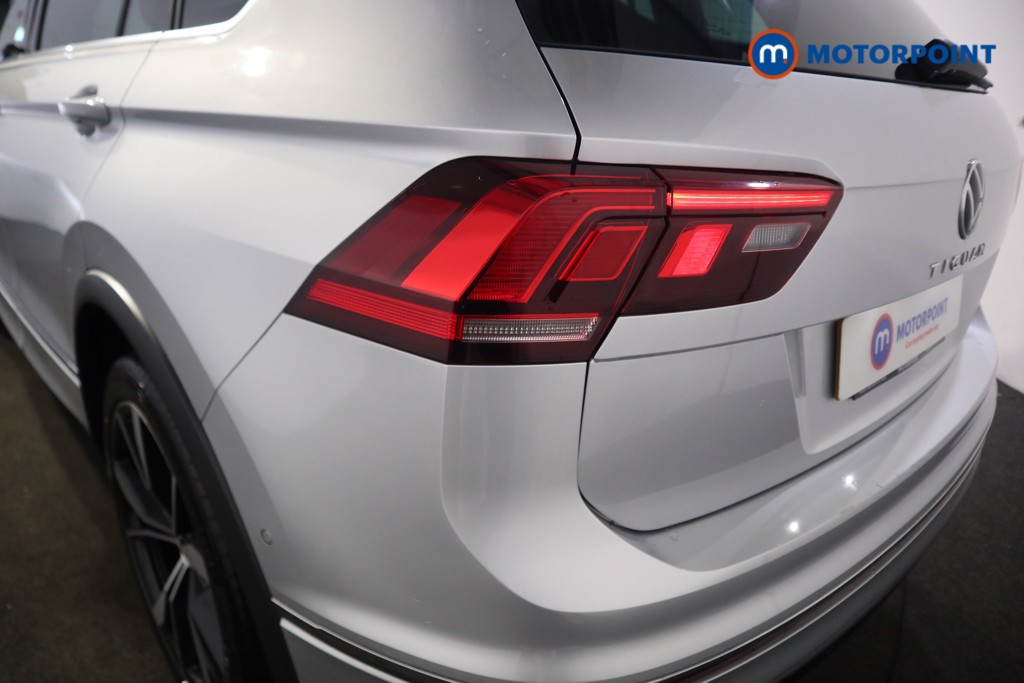 Volkswagen Tiguan R-Line Automatic Petrol SUV - Stock Number (1583574) - 20th supplementary image