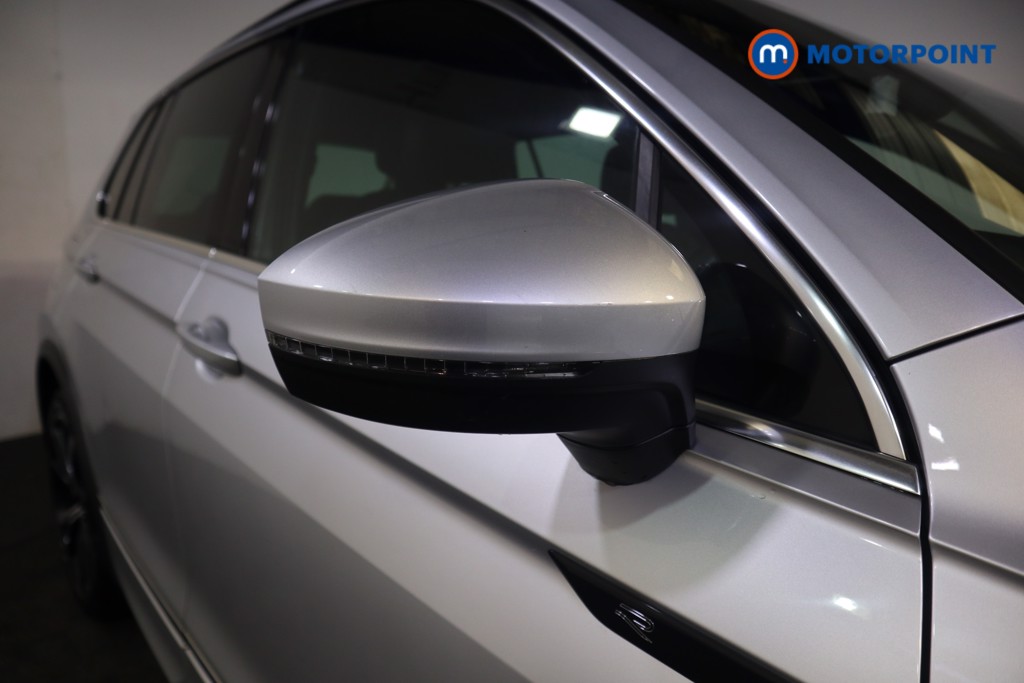 Volkswagen Tiguan R-Line Automatic Petrol SUV - Stock Number (1583574) - 22nd supplementary image