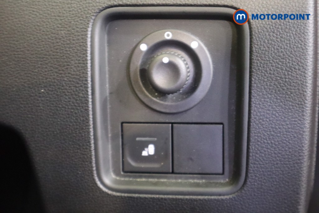 Dacia Duster Prestige Manual Petrol SUV - Stock Number (1583647) - 17th supplementary image