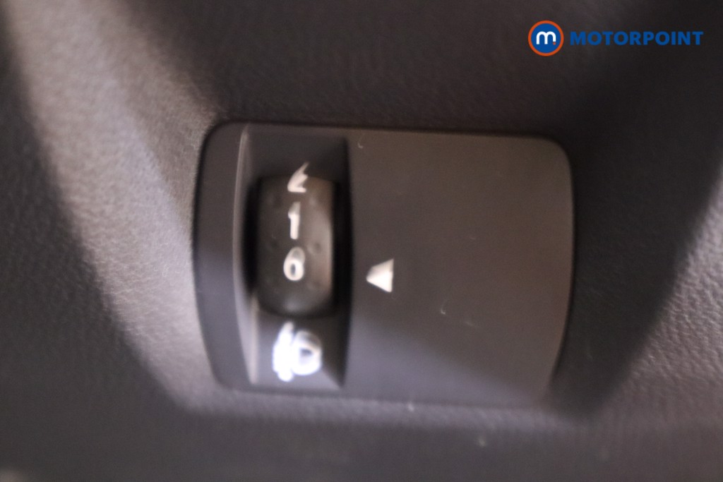 Dacia Duster Prestige Manual Petrol SUV - Stock Number (1583647) - 18th supplementary image