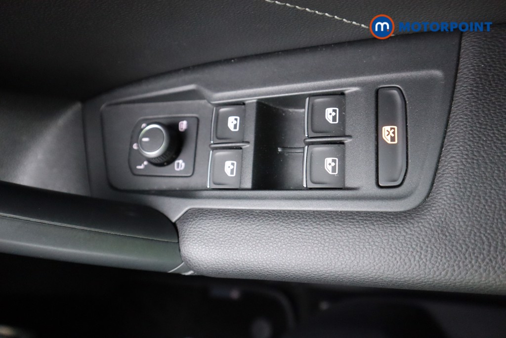 Volkswagen Tiguan R-Line Automatic Petrol SUV - Stock Number (1583806) - 11th supplementary image