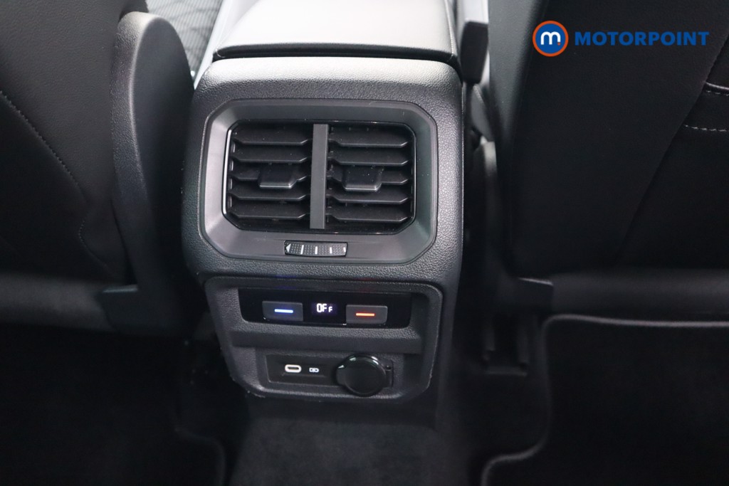 Volkswagen Tiguan R-Line Automatic Petrol SUV - Stock Number (1583806) - 19th supplementary image