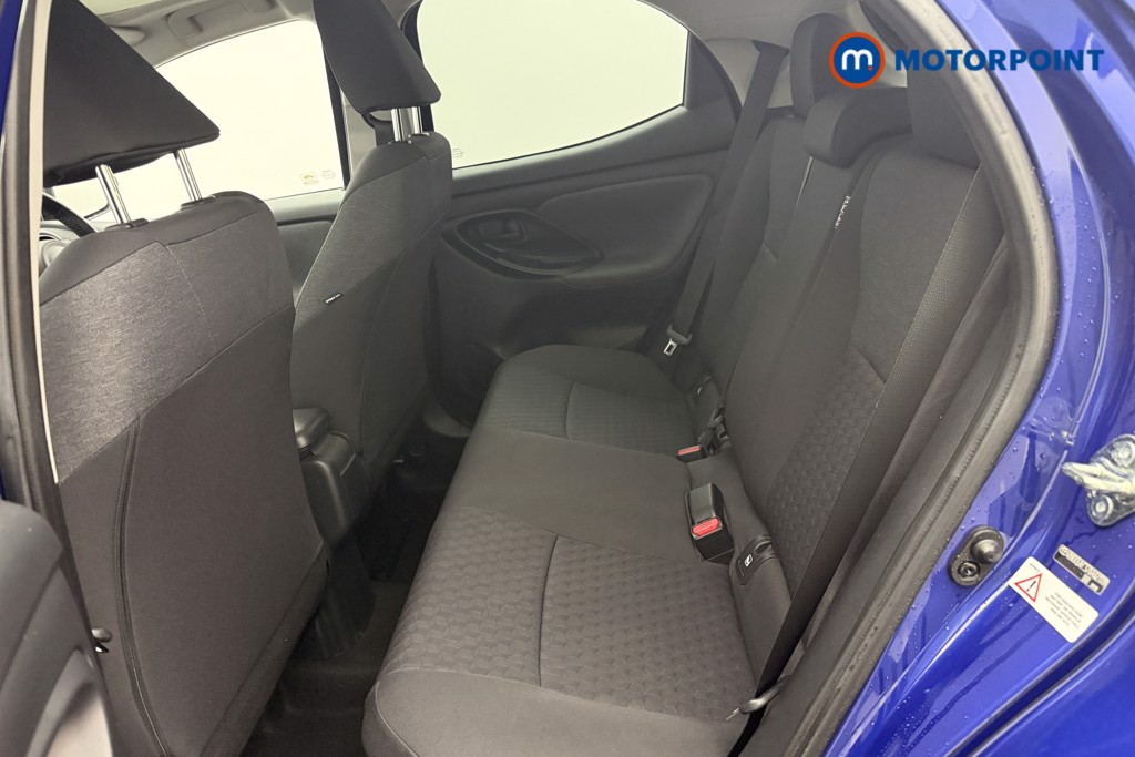 Toyota Yaris Design Automatic Petrol-Electric Hybrid Hatchback - Stock Number (1583958) - 4th supplementary image