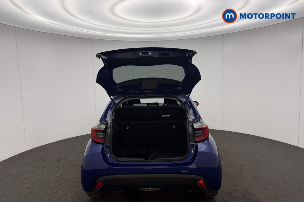 Toyota Yaris Design Automatic Petrol-Electric Hybrid Hatchback - Stock Number (1583958) - 9th supplementary image
