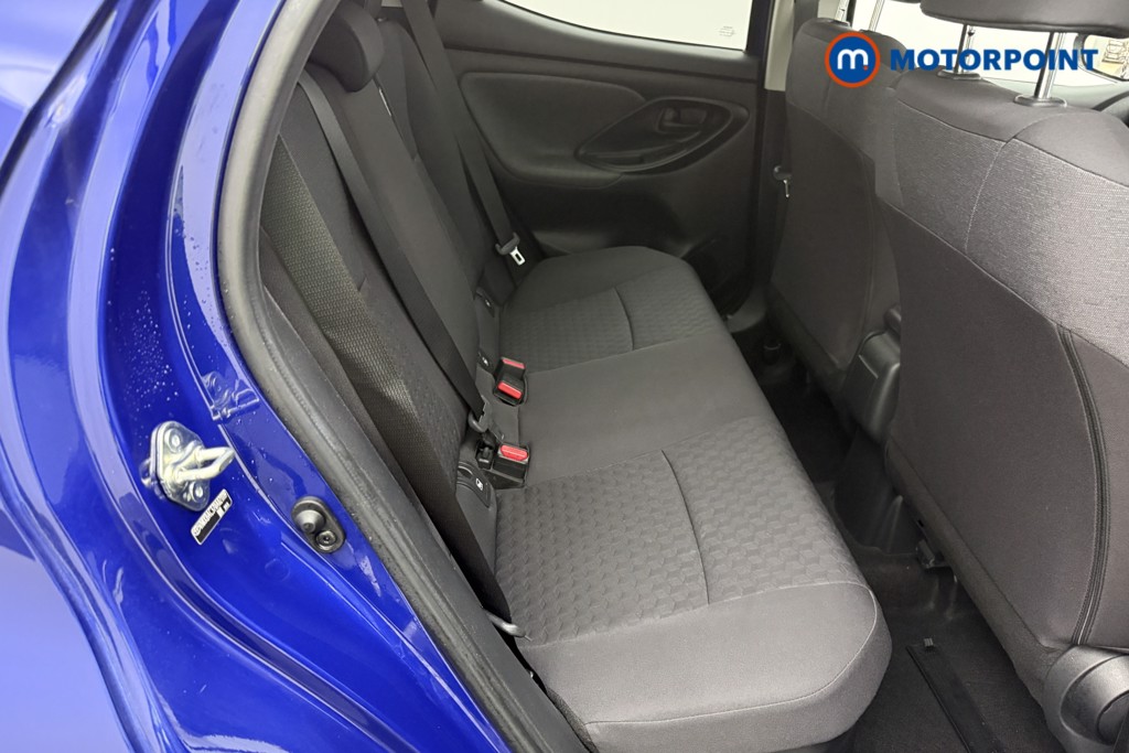 Toyota Yaris Design Automatic Petrol-Electric Hybrid Hatchback - Stock Number (1583958) - 11th supplementary image