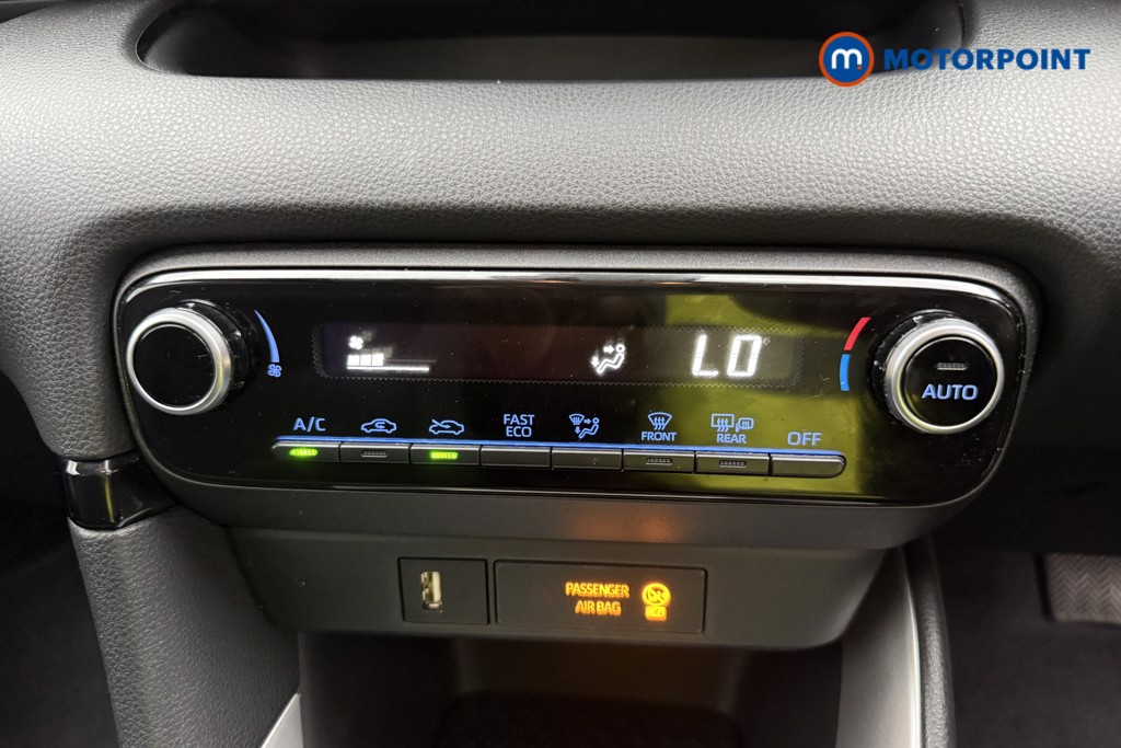 Toyota Yaris Design Automatic Petrol-Electric Hybrid Hatchback - Stock Number (1583958) - 20th supplementary image
