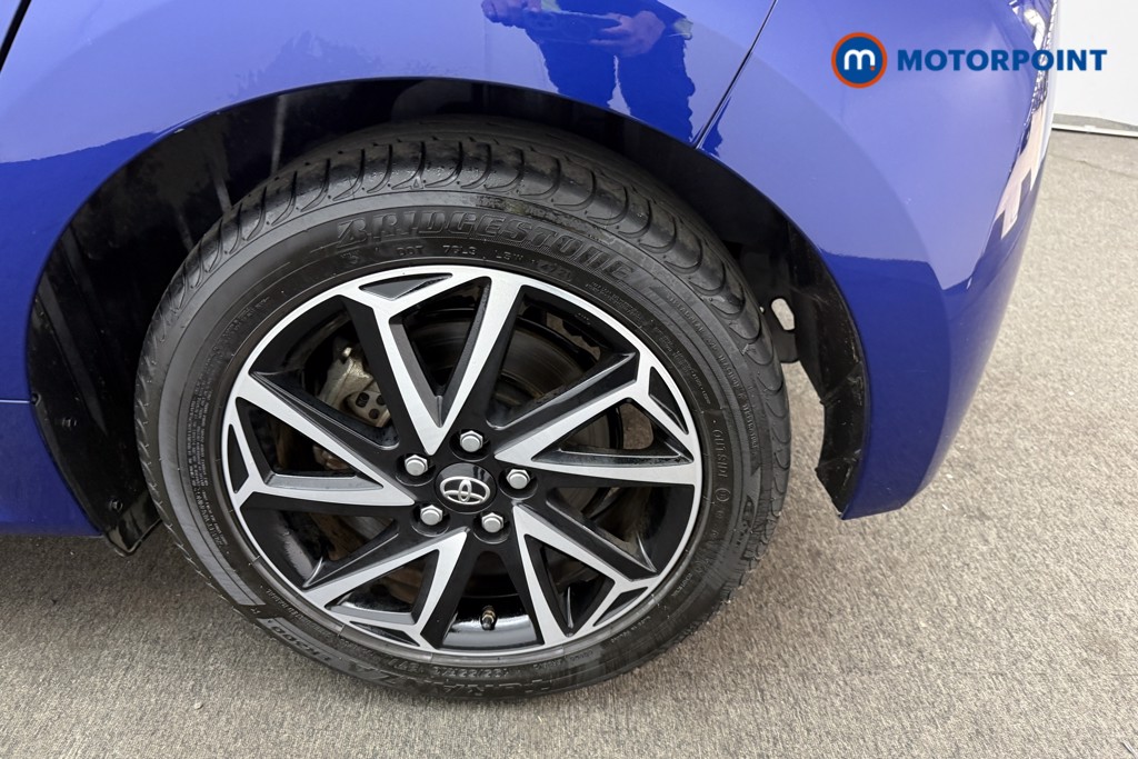 Toyota Yaris Design Automatic Petrol-Electric Hybrid Hatchback - Stock Number (1583958) - 30th supplementary image