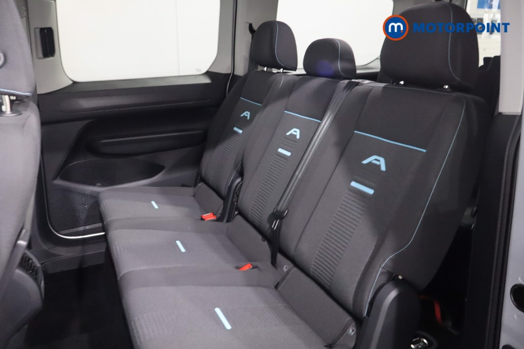 Ford Tourneo Connect Active Automatic Diesel People Carrier - Stock Number (1584097) - 5th supplementary image